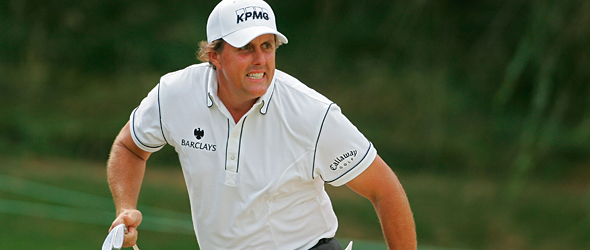 Mickelson wins green jacket at Masters, Tiger ties for fourth