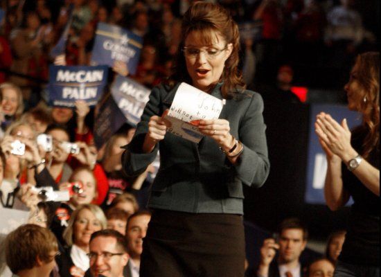 Sarah Palin Speaking Contract: ‘Rider’ Demands First-Class Travel, Pre-Screened Questions, Bendable Straws