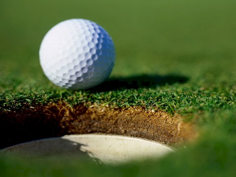 The Black Room: Ghetto Golfing – I’m Not Playing On A Raggedy A$$ Golf Course (VIDEO)